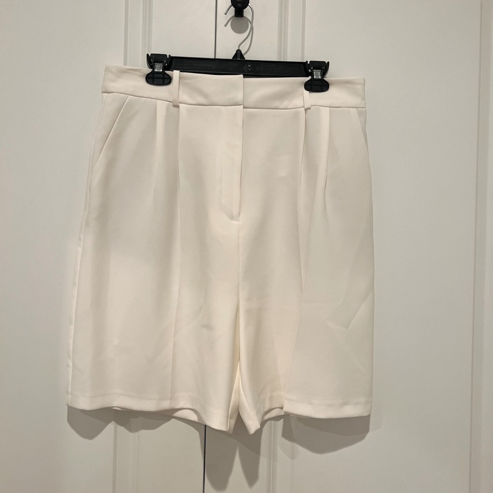 Brand new! Top shop! Knee length shorts. Off white size 12